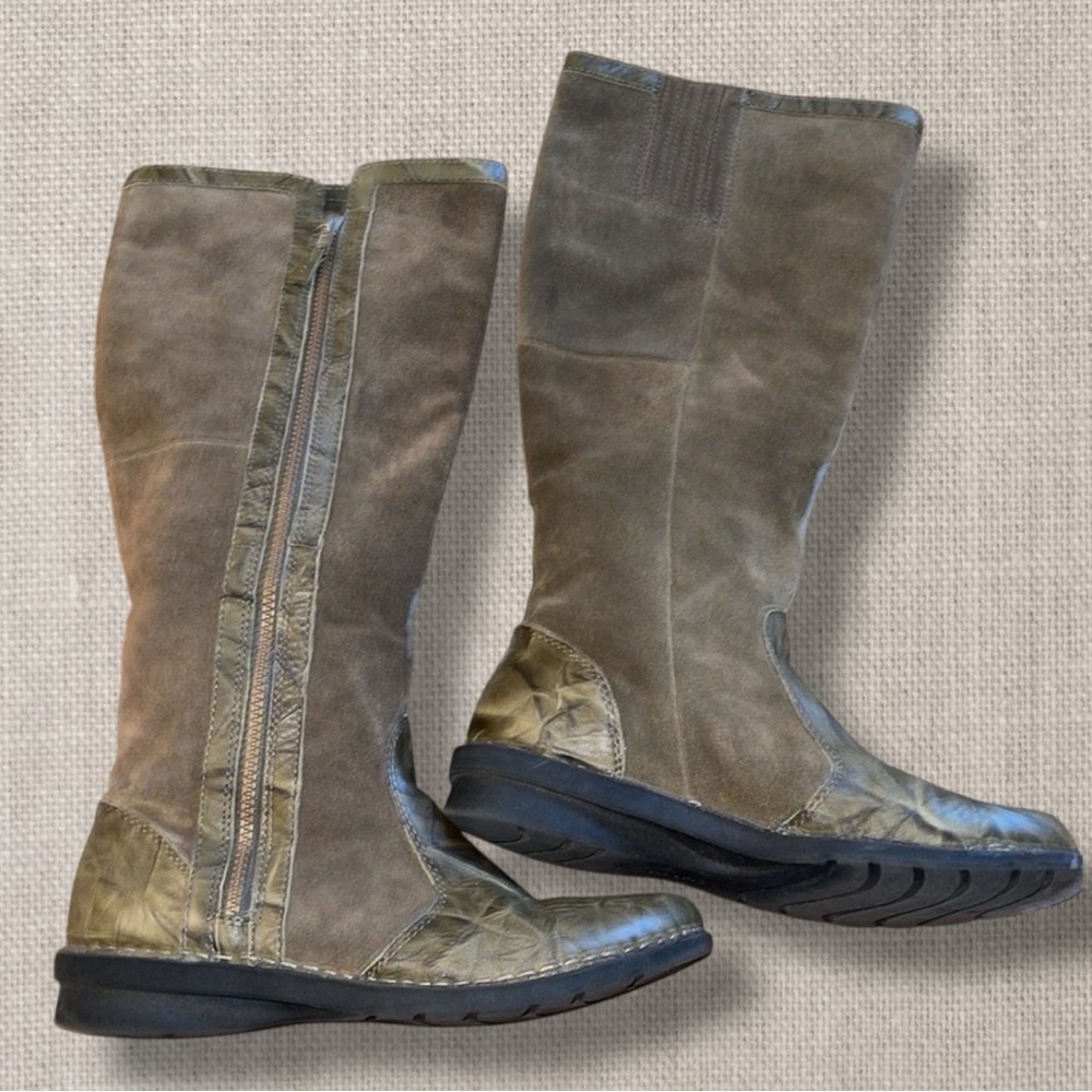 🌺Clarks Nikki Midtown tumbled leather knee-high tall boots. - Picture 2 of 9